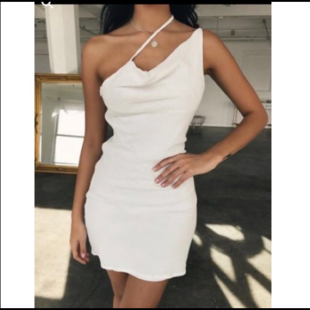 White lined linen dress